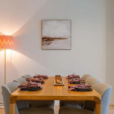 Huswell - Luminous Family With Magnificent View Apartment